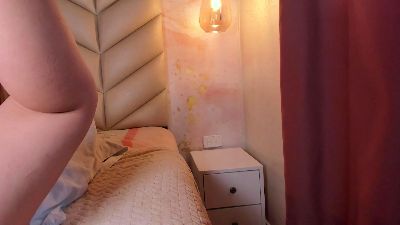 Bella01_ webcam model stream image