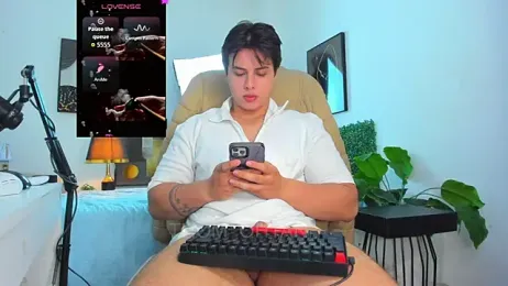 Thom_Ohtani webcam model stream image