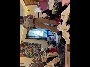 MegaTinyyy webcam model stream image
