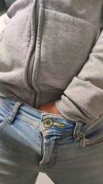 Isla19 webcam model stream image