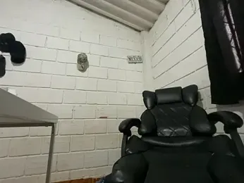 Max_TheHorseDick webcam model stream image