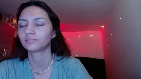 holy_juli webcam stripchat model stream image