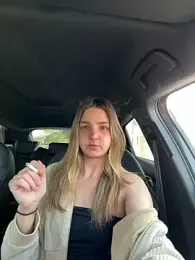 DoriDelux66 webcam model stream image