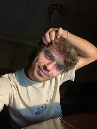 oguuxum webcam model stream image