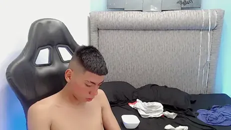 Liarr_ webcam model stream image