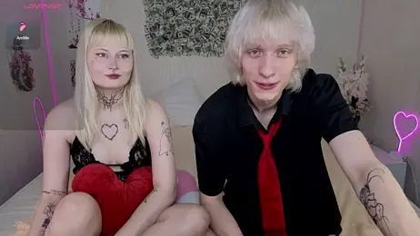 NeetMolly webcam model stream image