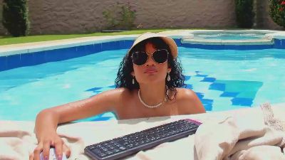 Aprillbrunette webcam model stream image