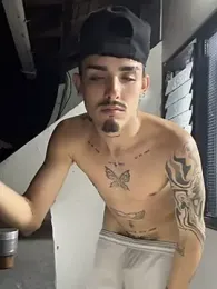 NikoStone_ webcam model stream image