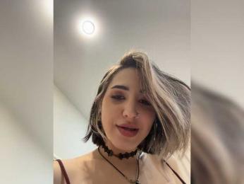 Honey_buns webcam bongacams model stream image