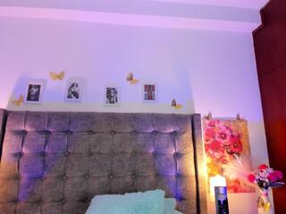 Linda Fosterr webcam model stream image