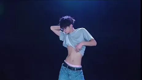 AAA-winner webcam model stream image