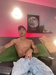 Ken-boy_ webcam model stream image