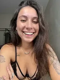 Carolini09 webcam stripchat model stream image