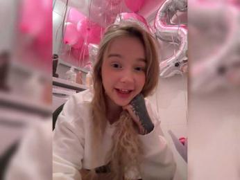 MimiMila webcam bongacams model stream image