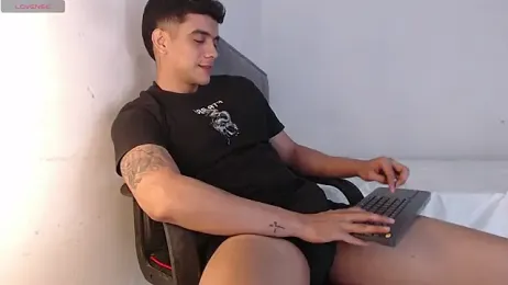 adam_levis17 webcam model stream image