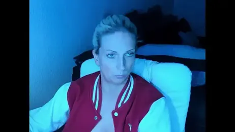 SexyJulia21 webcam model stream image