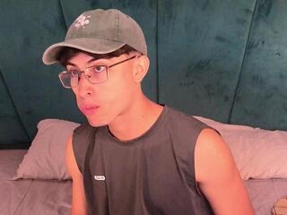 Aaron Ez webcam flirt4free model stream image