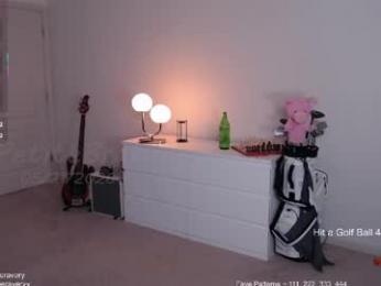 petitebrat webcam model stream image