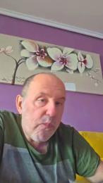 Gusy2710 webcam model stream image