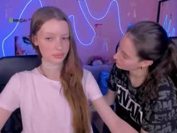 daisy_baby_ webcam model stream image