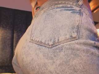 arianna-suarezz webcam camsoda model stream image