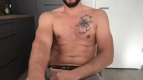 YoloNude webcam model stream image