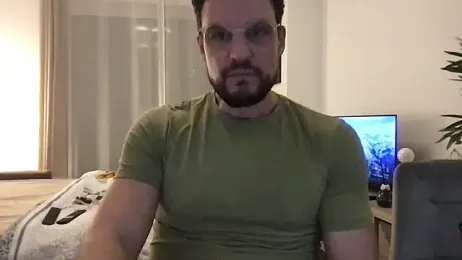 YoloNude webcam model stream image