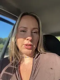 Mona_Plus webcam model stream image
