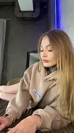 AriWild webcam stripchat model stream image