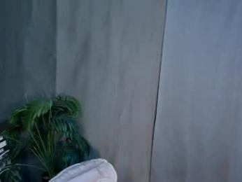 shes_notme webcam model stream image