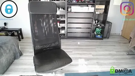 latinoo23bom webcam stripchat model stream image