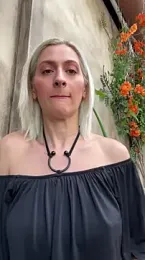 HOTLadyluna webcam model stream image