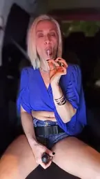 HOTLadyluna webcam model stream image