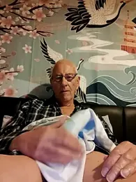 cutaboverest webcam model stream image