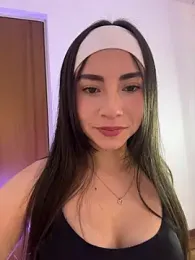 Melody_04 webcam model stream image