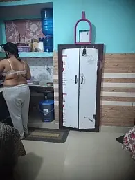 Yourshyriya webcam stripchat model stream image