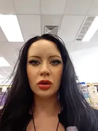 EVILYN webcam model stream image