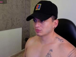 Ahiezer webcam model stream image