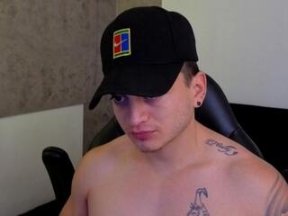 Ahiezer webcam model stream image