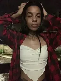 Danniky webcam stripchat model stream image