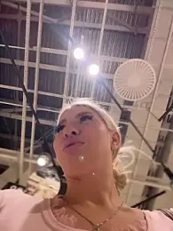 NewLale webcam model stream image