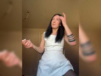 Karolina_Milf webcam model stream image