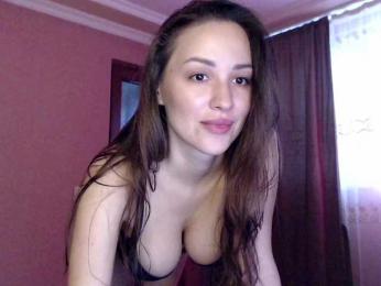 SarinnnaLuv webcam model stream image