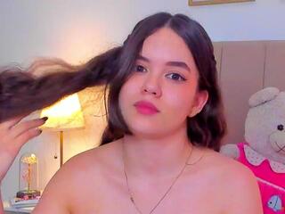 Bella Fontana webcam model stream image