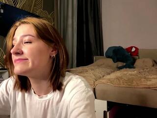 Kyong Niwa webcam model stream image