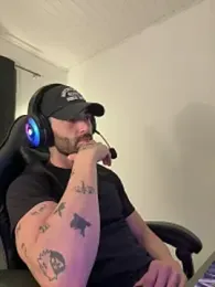 Aaron_hyuga webcam model stream image