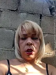 blondebitchlitle webcam model stream image