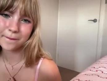 kittengirlxo webcam model stream image