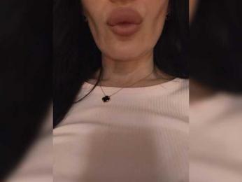 Black_chick webcam bongacams model stream image