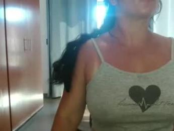 hot_wiffe webcam model stream image